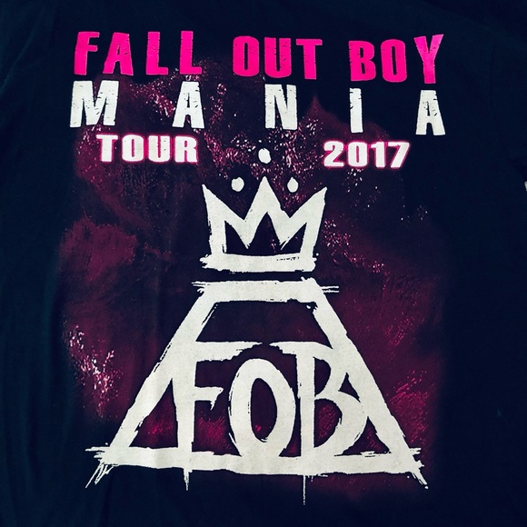 FALL OUT BOY MANIA TOUR 2017 Tshirt Men’s sz S Tour fan merch item NEW - Picture 3 of 4
